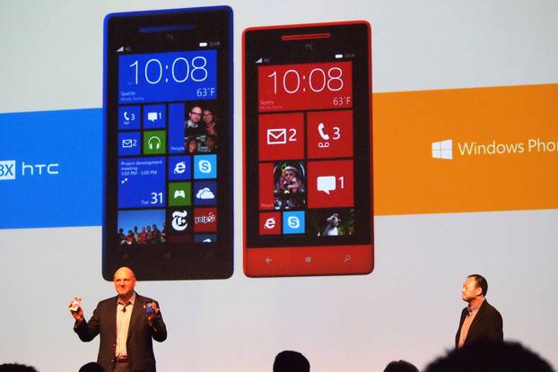 New York: HTC predstavio dva nova smartphonea