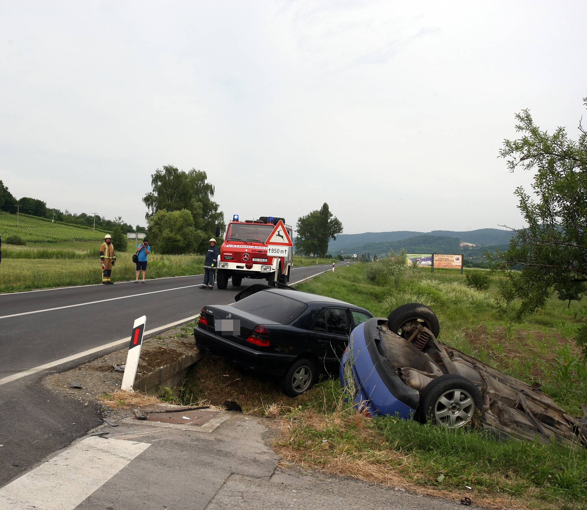Sudarili se Mercedes i Audi kod Požege: Ozlijeđeno dvoje ljudi