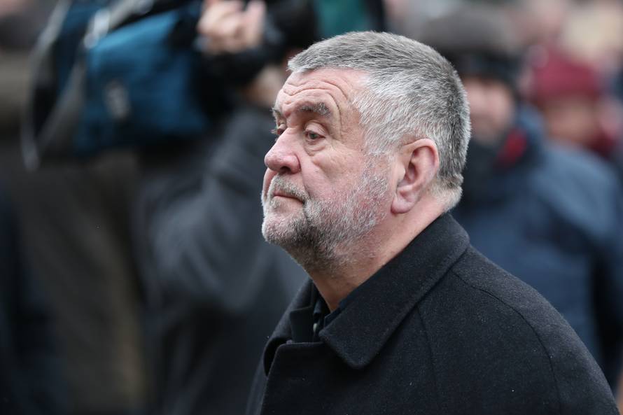 Oproštaj od oca uz tamburaše: Marko je jedva susprezao suze