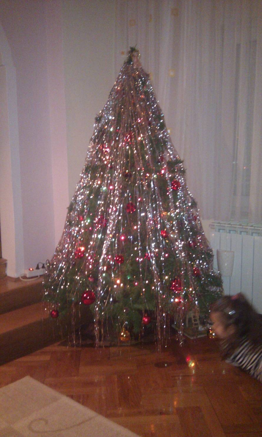 Šaljite fotografije božićnih jelki i osvojite vrijednu nagradu...