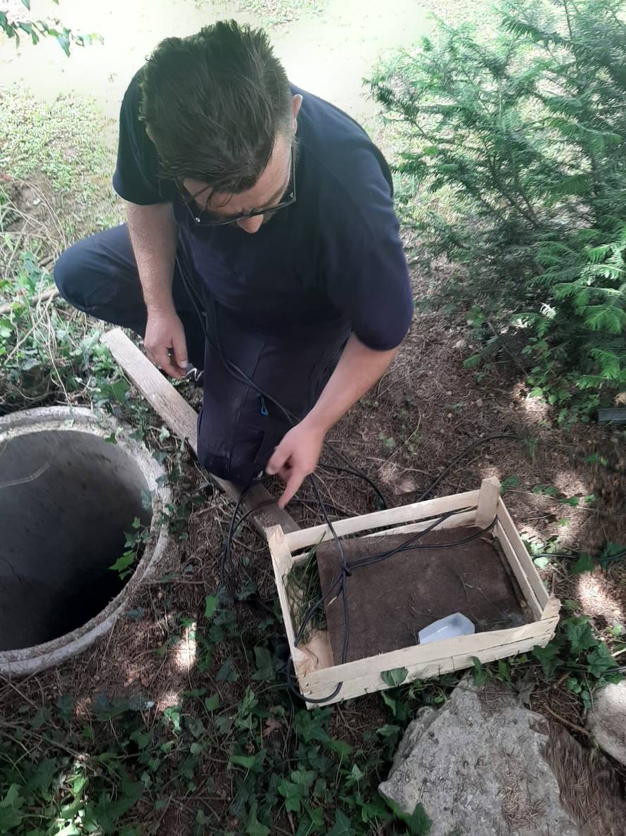 Mačić zapeo u kanalizacijskoj cijevi: 'Čuli su ga kako mjauče'