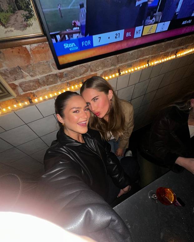 FOTO Unuka legende kriketa izazvala pomamu bez grudnjaka