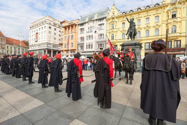 Obilježavanje Dana kravate u Hrvatskoj na Trgu bana Josipa Jelaci´ca
