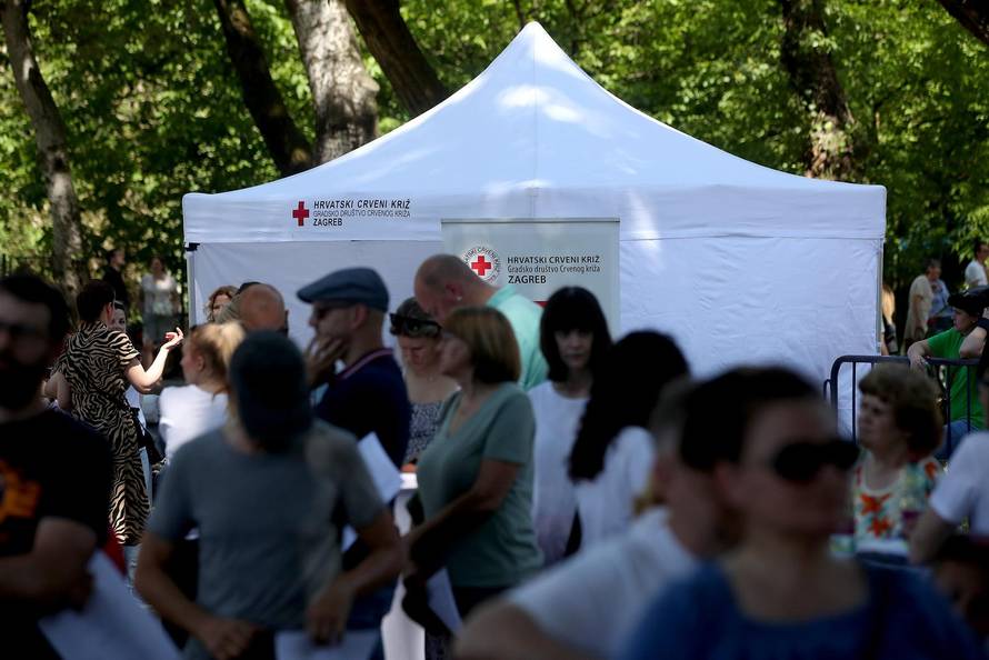 Zagreb: Organizirana javnozdravstvena akcija "To nisu samo ženske stvari" na Bundeku