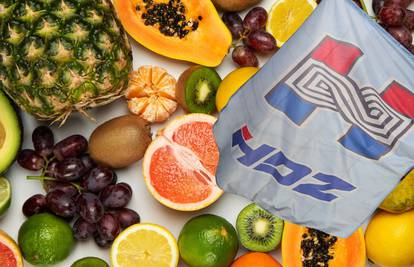 Novi, zdravi, bio-HDZ: Jedu friško voće i orašaste plodove