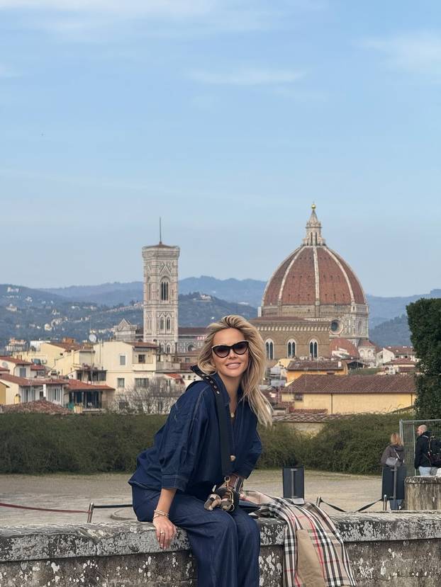FOTO Uopće im nije loše! Vino, večere i muzeji: Evo kako se Maja i Šime provode na putu...