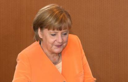 Merkel nosila narančasto prije tekme Njemačka-Nizozemska