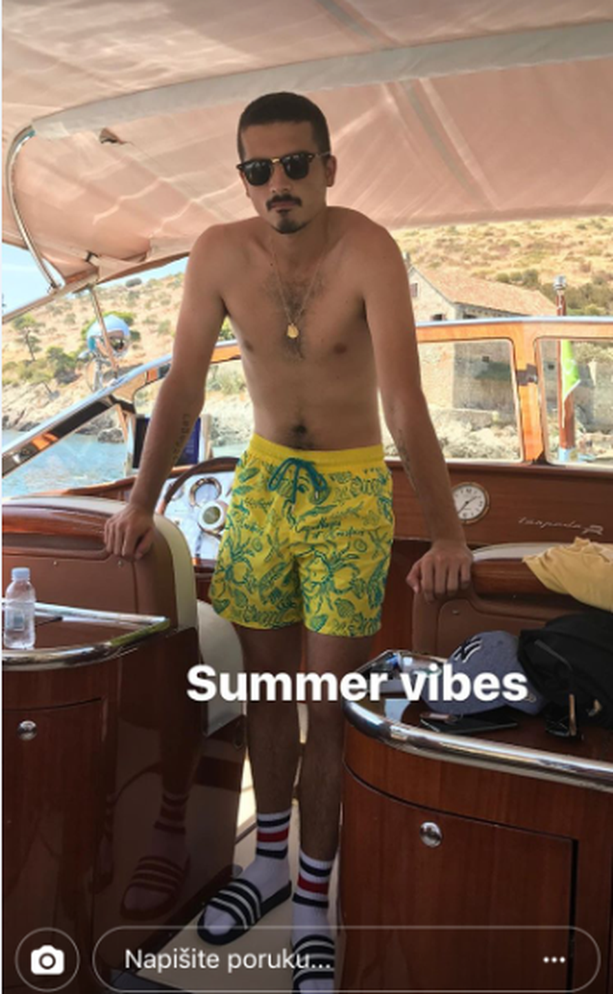 Rajić style: Bornin prvorođenac obožava nositi bičve na šlape