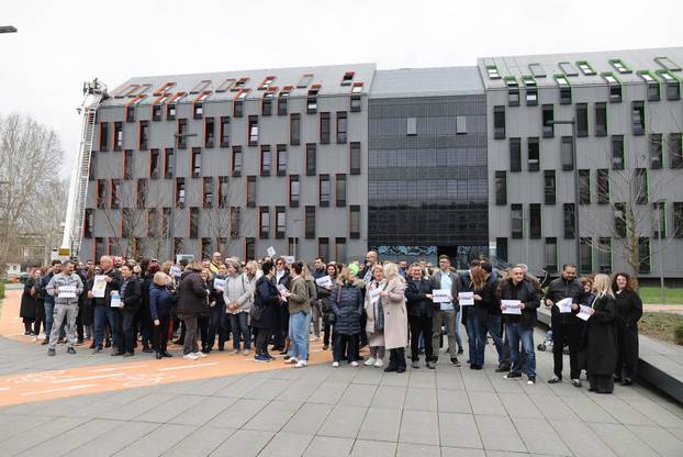 U Osijeku održana konferencija za medije tijekom štrajka prosvjetara