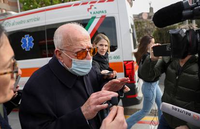 Silvio Berlusconi dugo boluje od leukemije: 'Trenutno se u bolnici liječi od plućne infekcije'