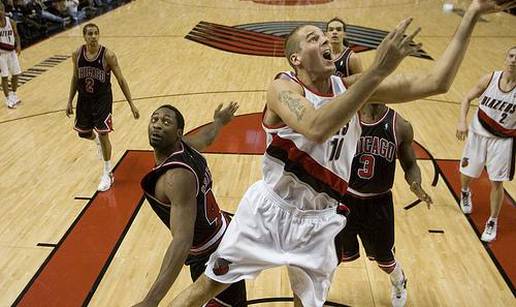 Kažnjenog NBA košarkaša brani pobješnjela bakica