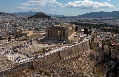 Grčka vraća turiste, ali nema dovoljno sezonskih radnika