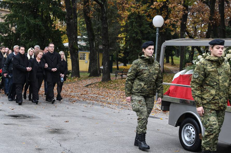 Supruga Dudeka neutješna na sprovodu: 'Ostao si naš pajdaš'