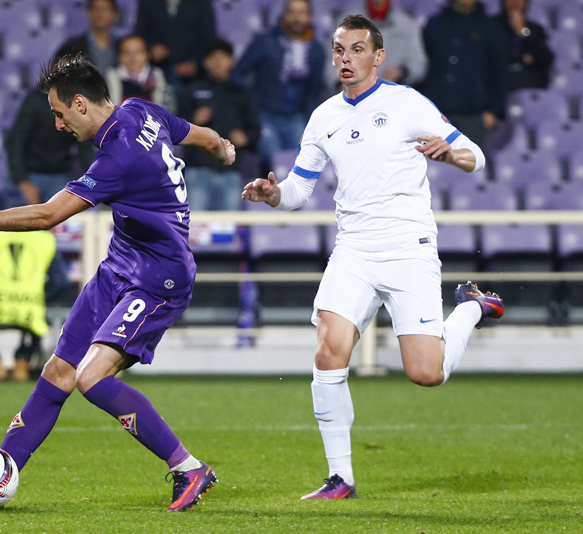Fiorentina's Nikola Kalinic scores their second goal