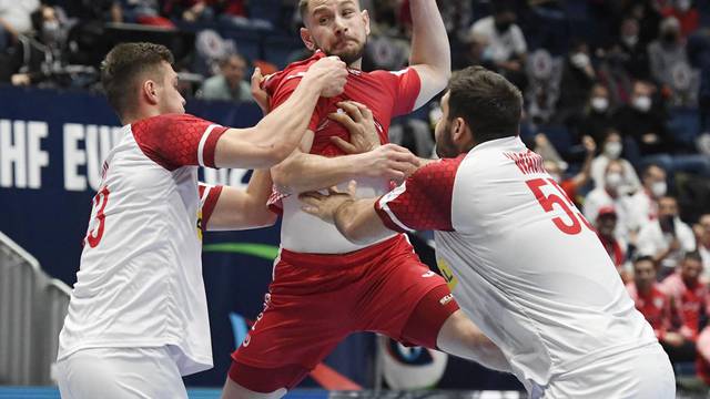 EHF 2022 Men's European Handball Championship - Group D - Austria v Poland
