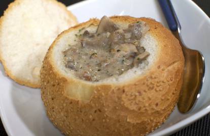 Danas na meniju: Gusta juha od više vrsta gljiva s acetom