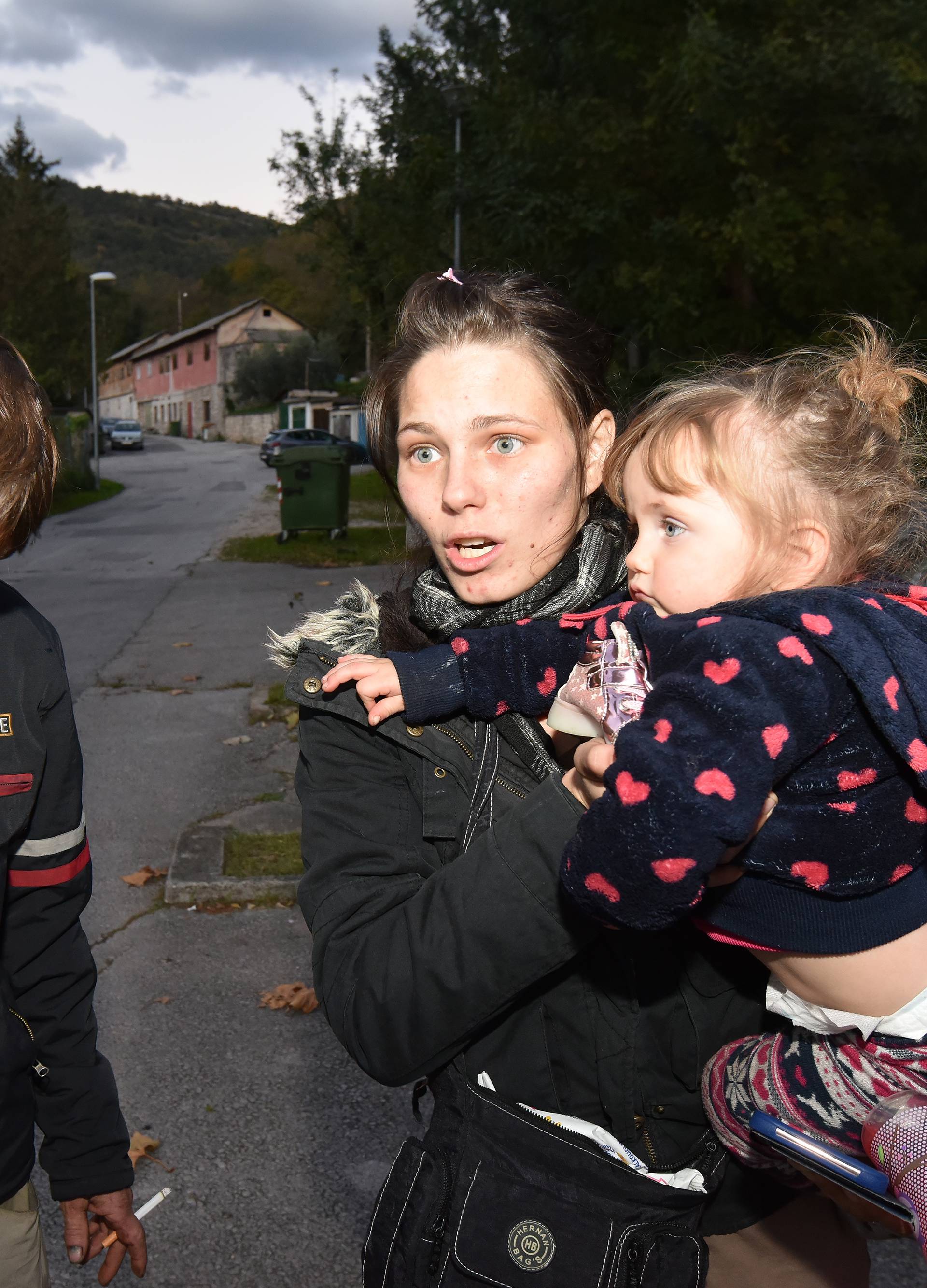 Ostali bez svega: 'Curice stalno plaču jer im je izgorio zeko...'