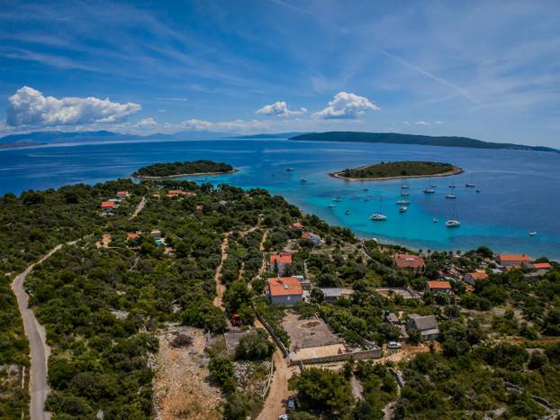 Fotografije iz zraka uvale Krknjaši na Drveniku Velom