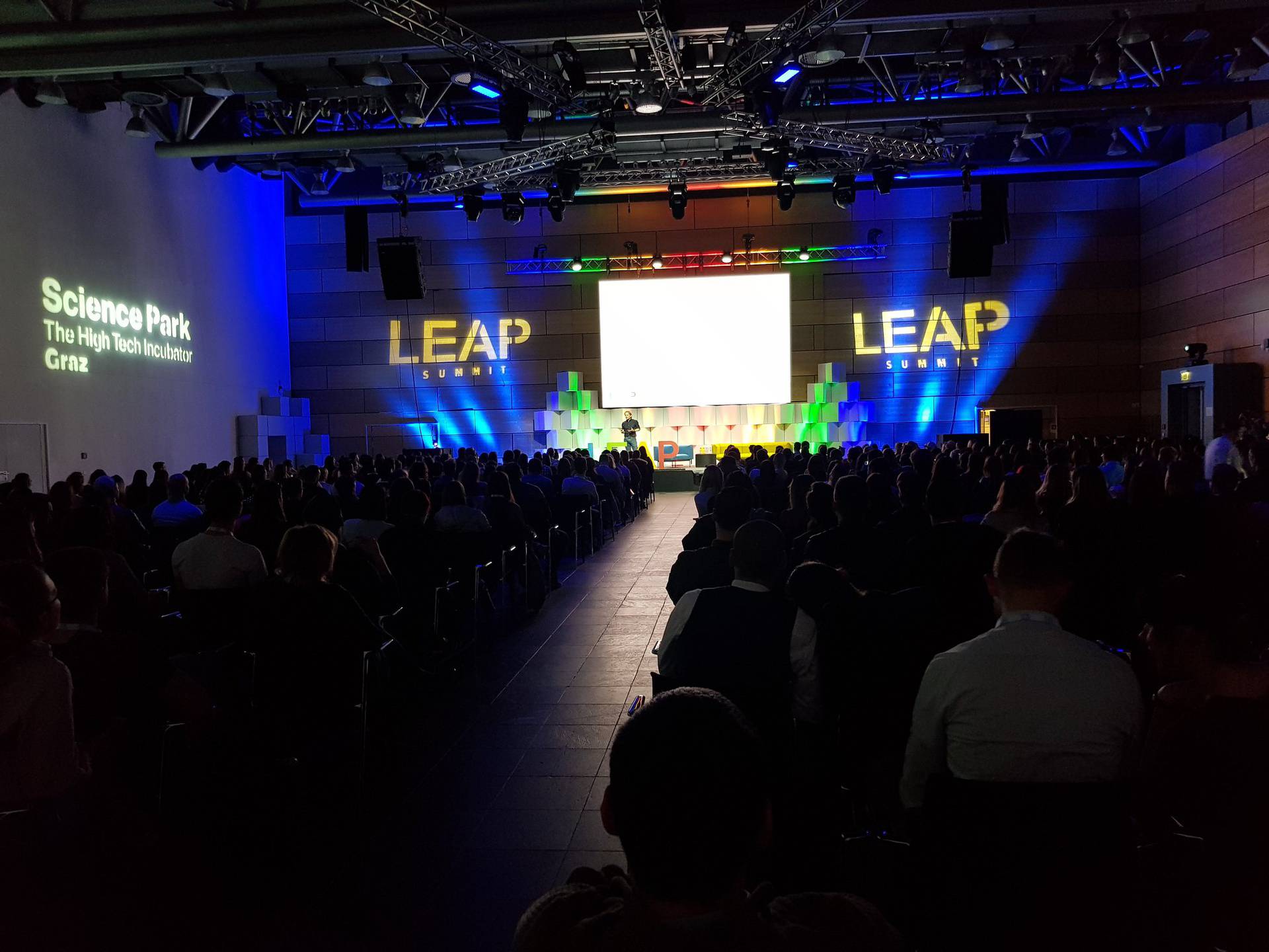 Prijavi se i sudjeluj besplatno na LEAP Summitu, najvećoj konferenciji za mlade