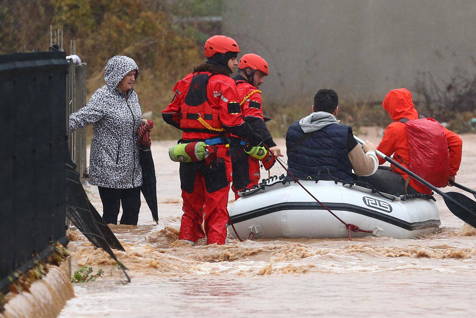 Izlijevanje rijeke Bosne i Željeznice iz korita na lokalitetu općine Ilidža