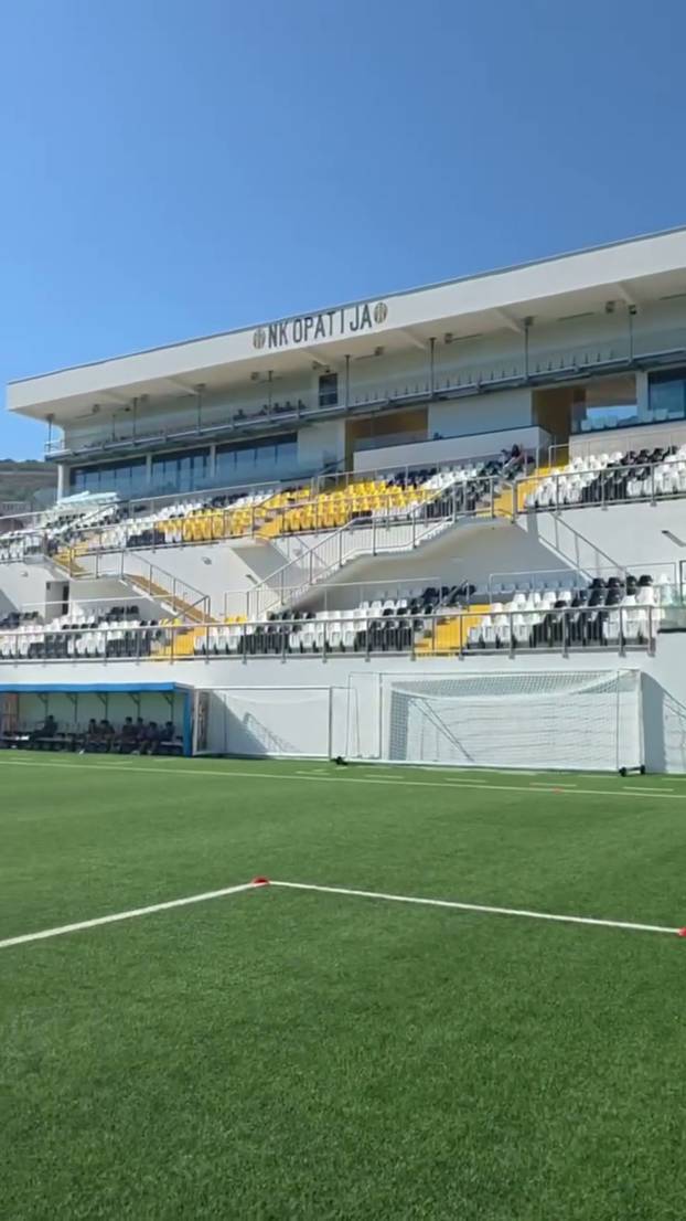 FOTO Hrvatska dobila još jedan nogometni stadion od 6,5 mil. eura. Gostujuća tribina je hit