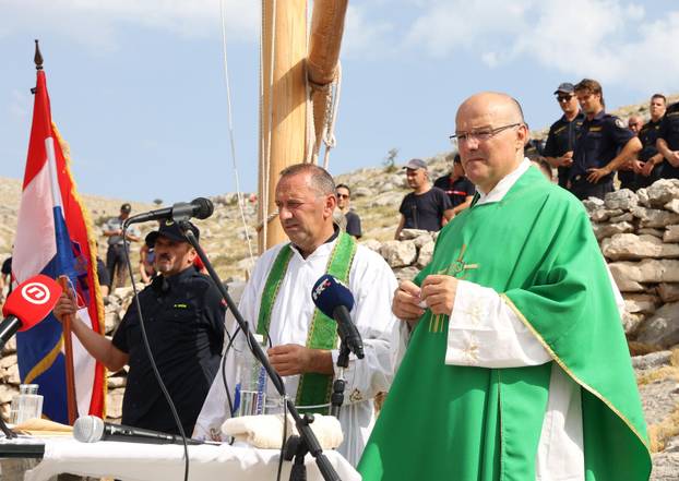 Šibenik:Na Kornatima obilježena 19. godišnjica tragedije u kojoj je poginulo 12 vatrogasaca