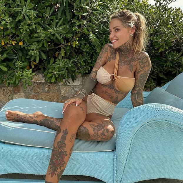 FOTO Od 'Tigrice' do odvjetnice. Ovo su paragvajske i francuske WAGS-ice: Koje su zanosnije?