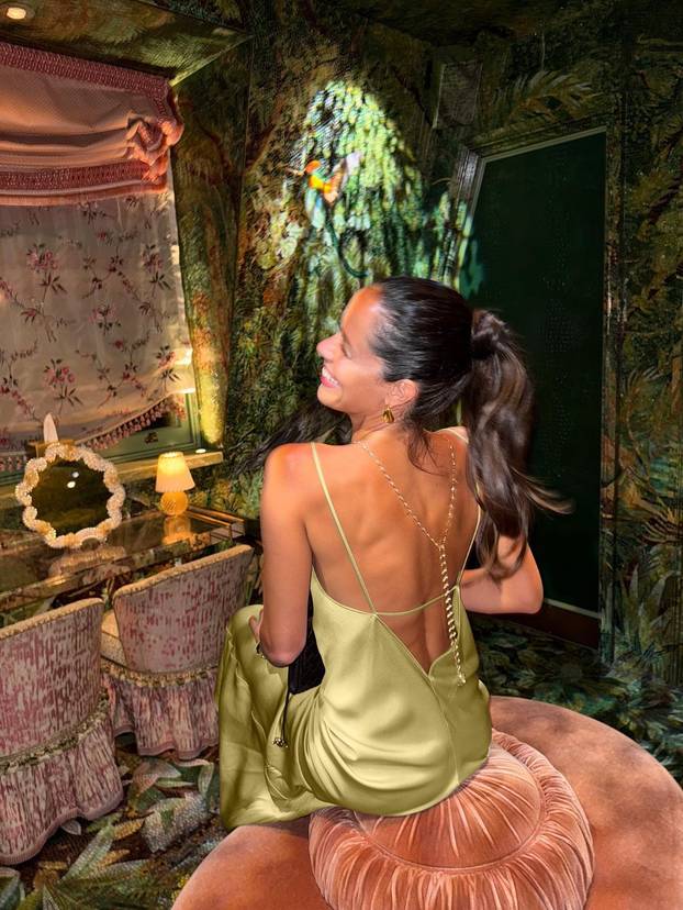 FOTO Ana Ivanović blista nakon razvoda sa Schweinijem. Pljušte komentari na fotke s plaže