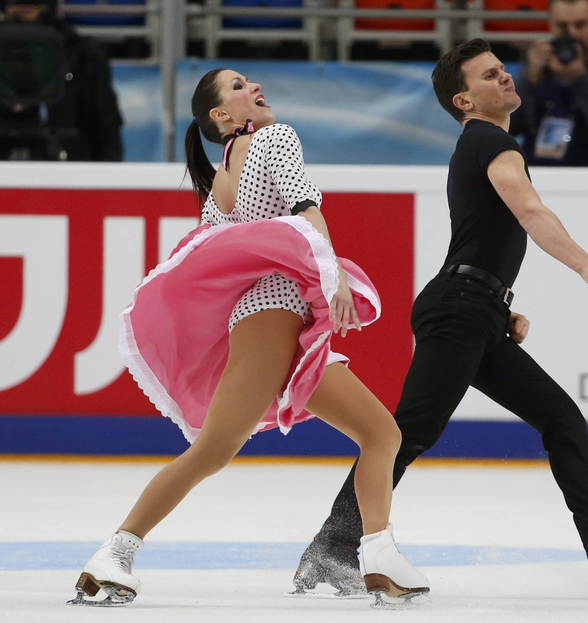 Figure Skating - ISU Grand Prix Rostelecom Cup 2016/2017 - Ice Dance Short Dance