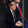 VIDEO Trump zadrijemao na Grahamovom sprovodu? Bijela ku&cacute;a: 'Razmi&scaron;ljao je o gubitku'