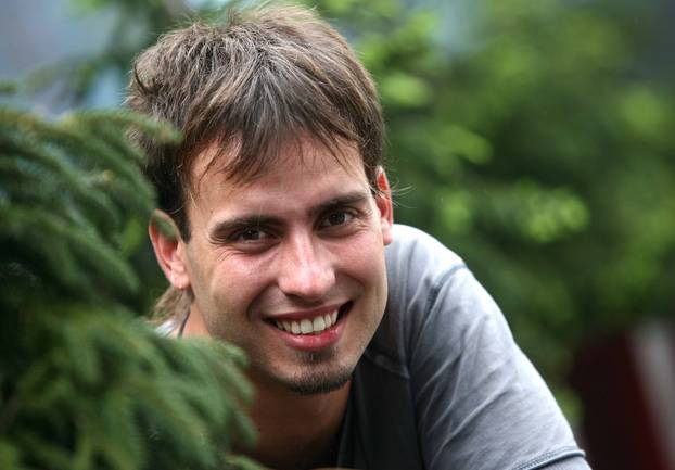 ARHIVA - Zagreb: Rafael Dropulić pobjednik prve sezone Farme, 2008. godina