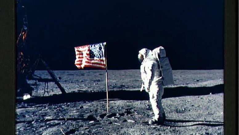 Apollo 11 prije 38 godina spustio se na Mjesec