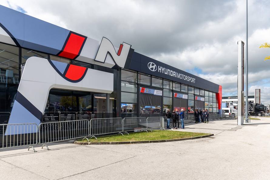 Zagreb: Pripreme i postavljanje servisnog parka uoči WRC Croatia Rallyja 2024. 