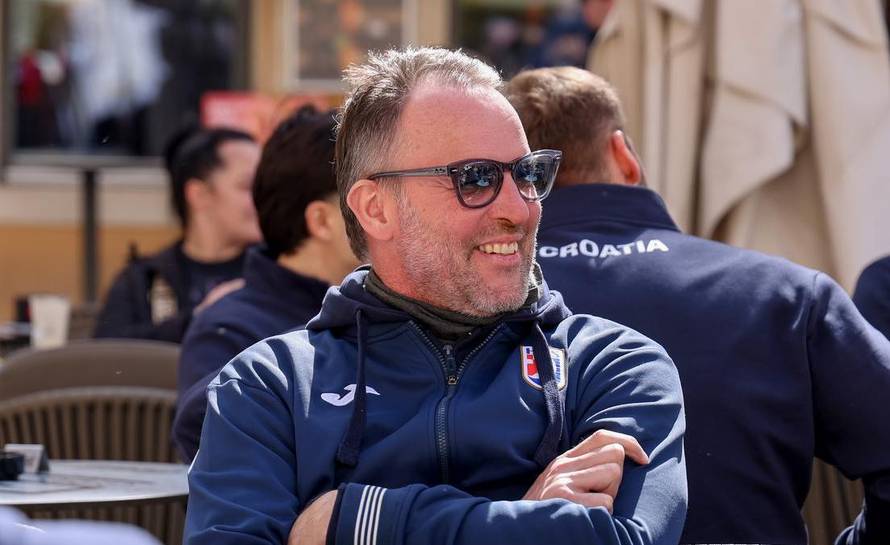 Zadar: Druženje rukometnih reprezentativaca s građanima na Narodnom trgu