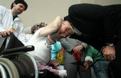 Kosor posjetila teško bolesnu djecu u bolnici u Gornjoj Bistri