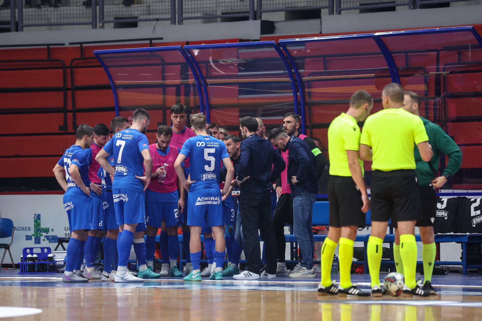 Susret Olmissuma i Futsal Dinama u 1. kolu Elitne runde Lige prvaka