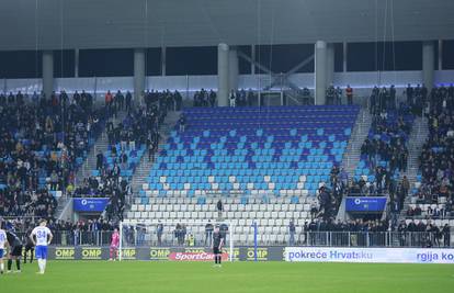 Kohorta napustila stadion prije kraja utakmice s Dinamom...