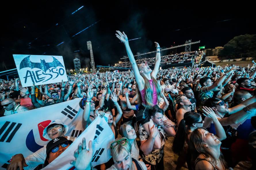 Split - DJ-a Alesso
