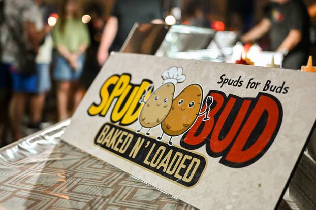 Zagreb: PLACe market na tržnici Dolac posjetili brojni Zagrepčani