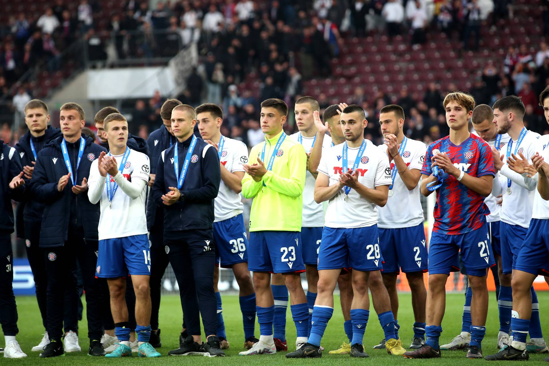 Ženeva: Igračima AZ Alkmaara i Hajduka uručene medalje nakon finala Lige prvaka mladih 
