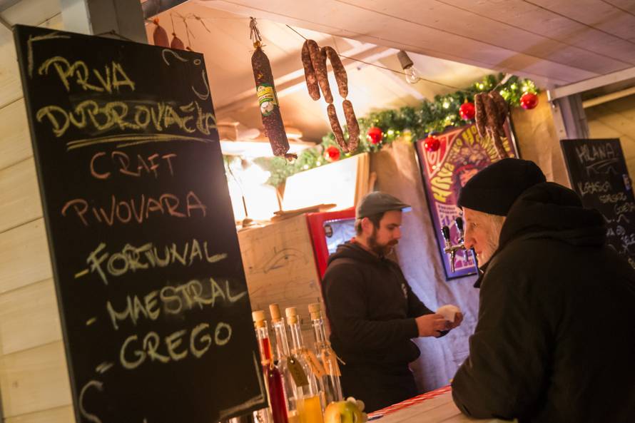 Bilo kuda, Advent svuda: Evo kako izgledaju hrvatski gradovi