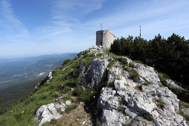 Vrh Vojak na nadmorskoj visini 1396 m planine Učka