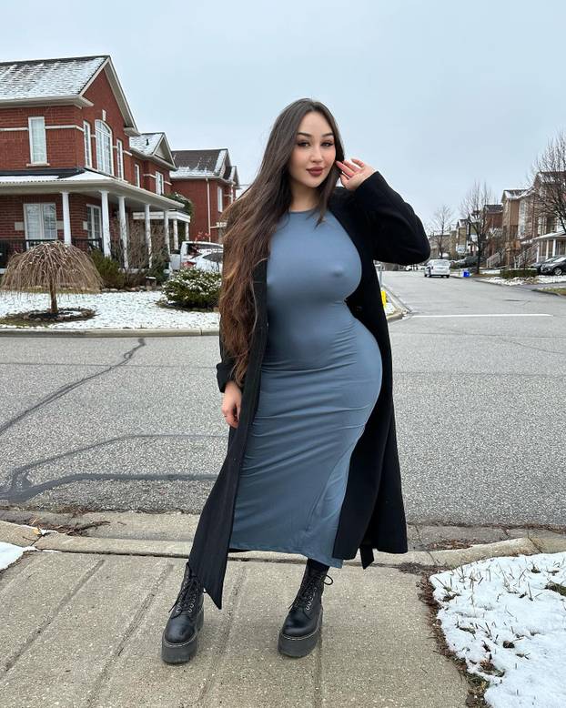 FOTO 'Imam toliko velike grudi da me svi mrze. Nisu umjetne!'