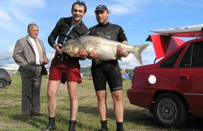 Rumunj (34) prvi put stao na dasku na moru i nestao