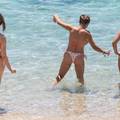 FOTO Pakleno je vru&cacute;e: U Splitu i Dubrovniku pla&zcaron;e gore, kupa&ccaron;i tra&zcaron;e spas u moru