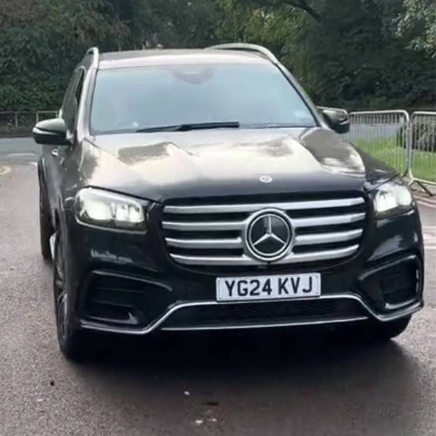 VIDEO Joško Gvardiol vozi auto star 25 godina: 'Kakav lik... A mogao bi imati koji god poželi'