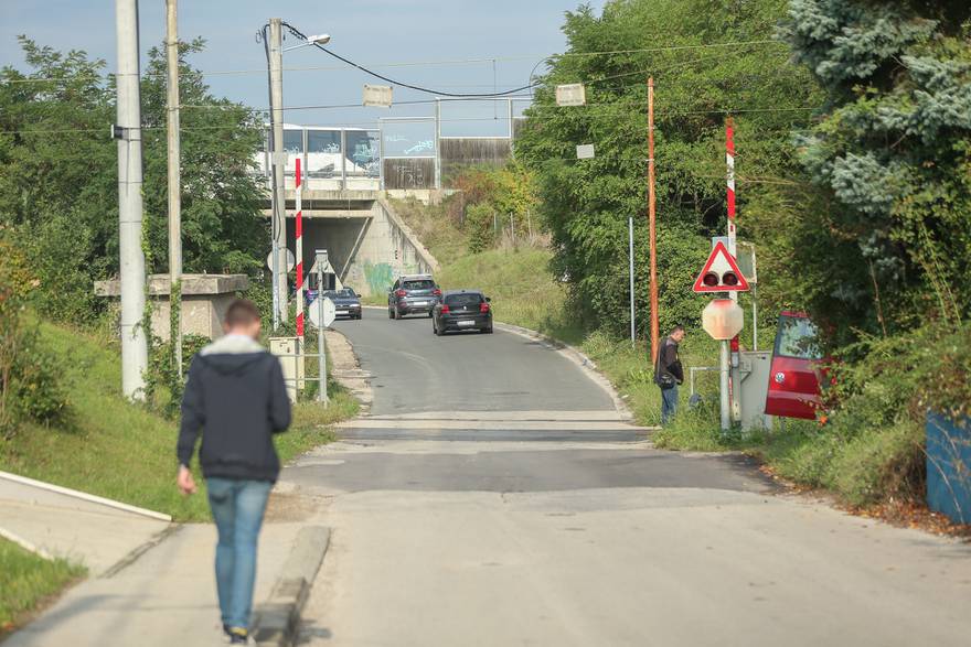 Demerje: Mjesto prometne nesreće gdje je vlak naletio na automobil