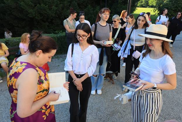 Zagreb: Promocija knjiga iz serijala Bridgerton i susret s autoricom Juliom Quinn