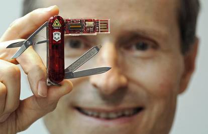 U švicarski nožić ugradili i USB flash memory stick