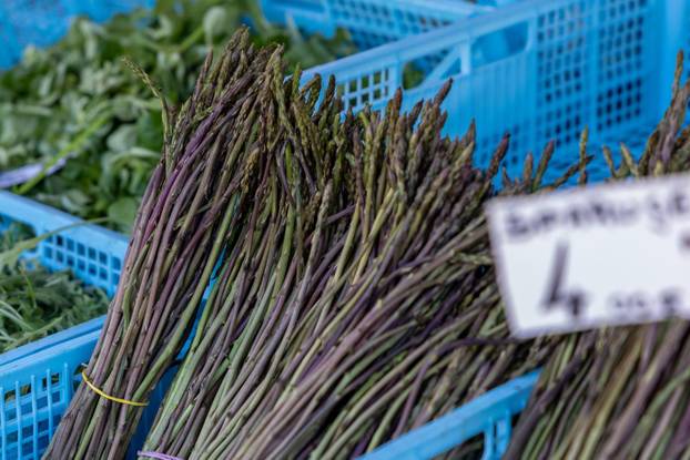 Pula: Cijene šparoga na gradskoj tržnici